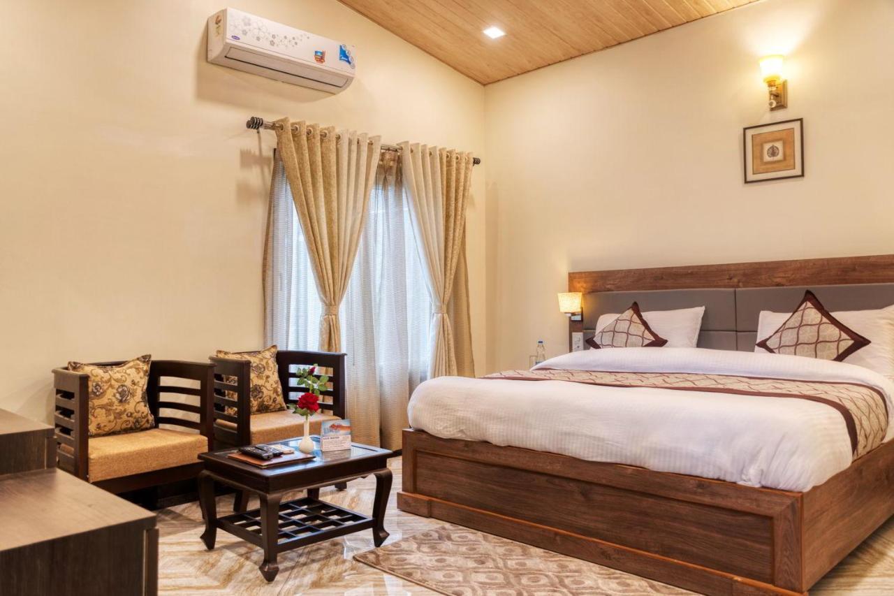 The Walnut Creek Hotel Bhīm Tāl Екстериор снимка