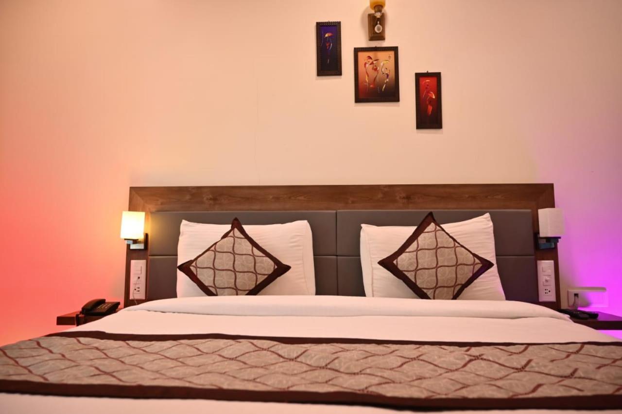 The Walnut Creek Hotel Bhīm Tāl Екстериор снимка