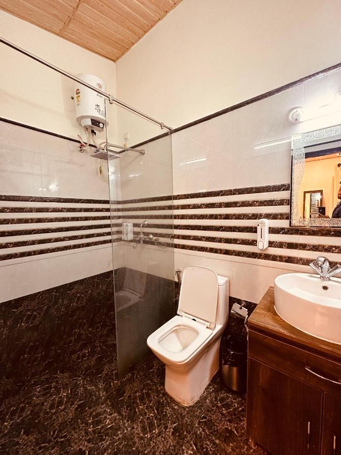 The Walnut Creek Hotel Bhīm Tāl Екстериор снимка