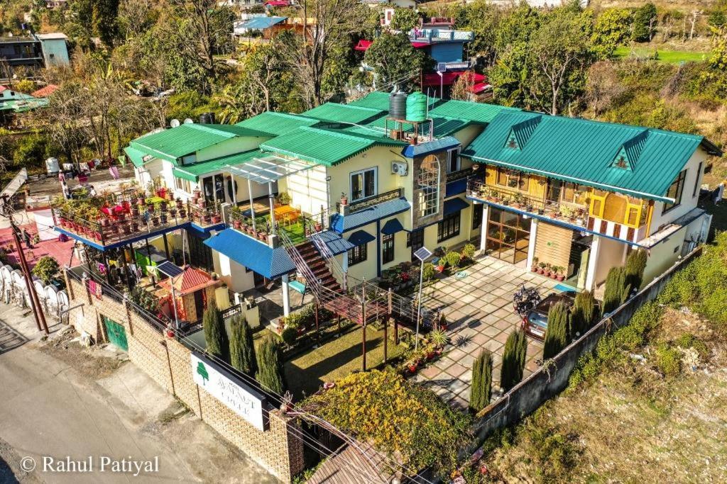 The Walnut Creek Hotel Bhīm Tāl Екстериор снимка